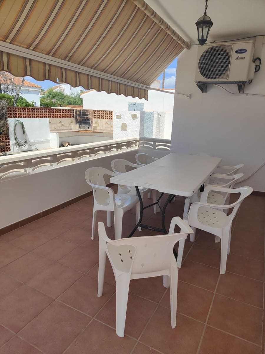 Chalet de 4 habitaciones en Vinaròs en venta con garaje - 345.400 € (Ref: 9414464)