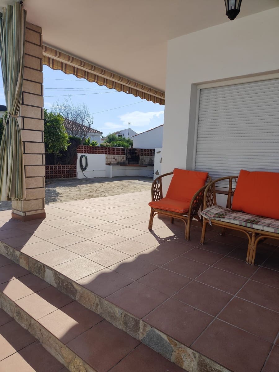 Chalet de 4 habitaciones en Vinaròs en venta con garaje - 345.400 € (Ref: 9414464)