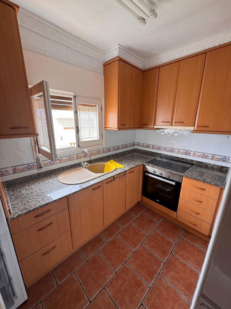 3 bedroom Villa for sale in Vinaros with garage - € 230,000 (Ref: 9414465)