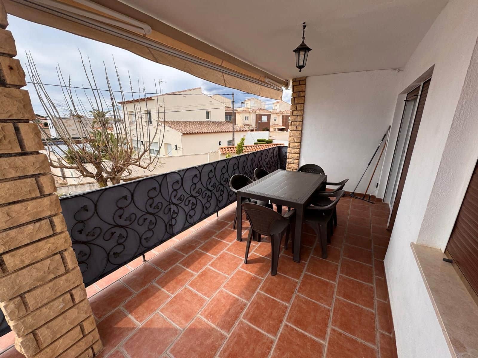 3 bedroom Villa for sale in Vinaros with garage - € 230,000 (Ref: 9414465)