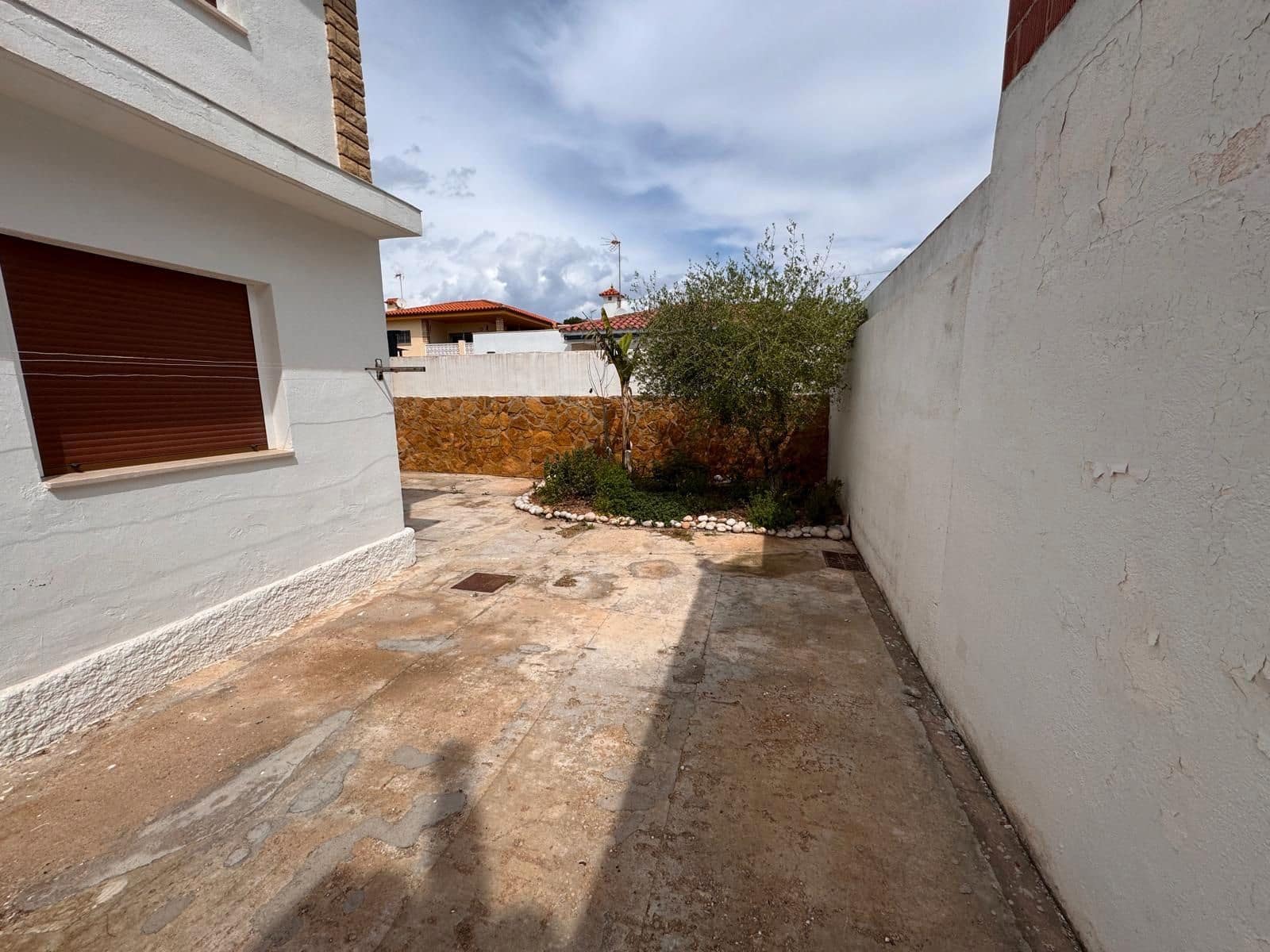 3 bedroom Villa for sale in Vinaros with garage - € 230,000 (Ref: 9414465)