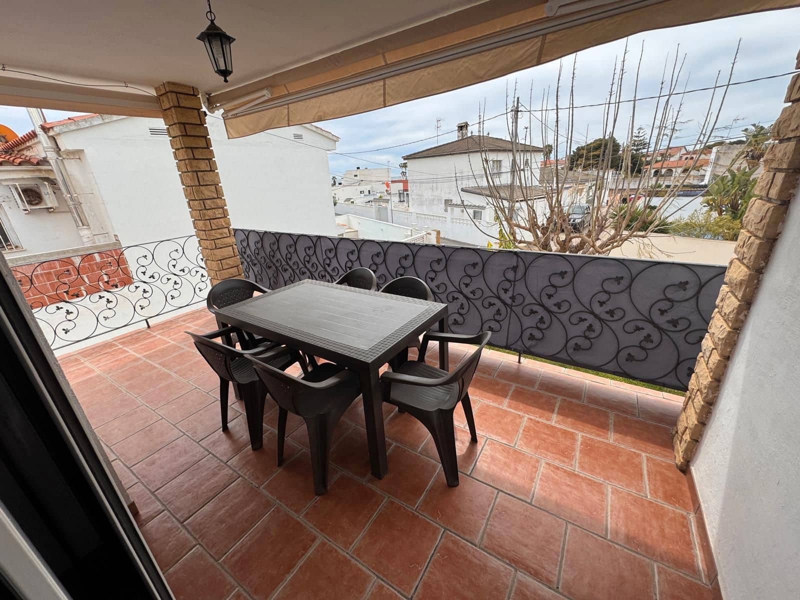 3 bedroom Villa for sale in Vinaros with garage - € 230,000 (Ref: 9414465)