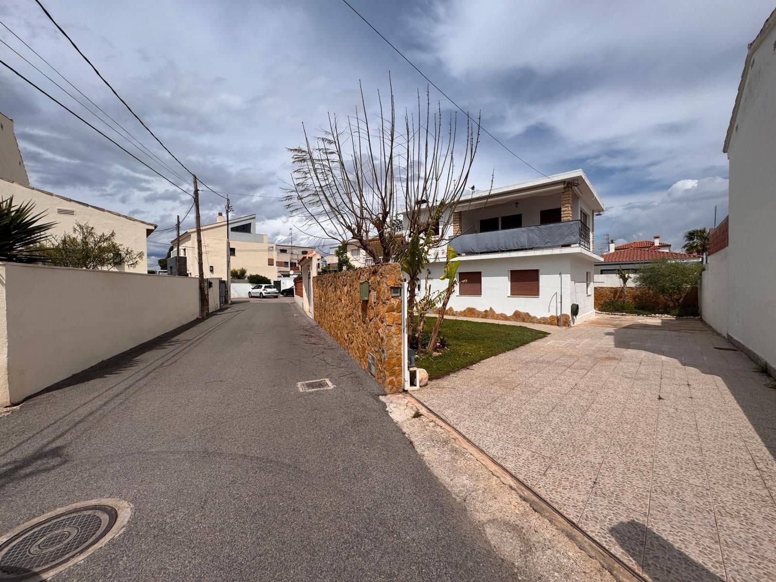 3 bedroom Villa for sale in Vinaros with garage - € 230,000 (Ref: 9414465)