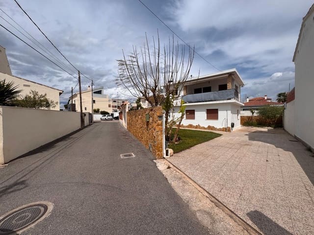 3 bedroom Villa for sale in Vinaròs with garage - € 230,000 (Ref: 9414465)