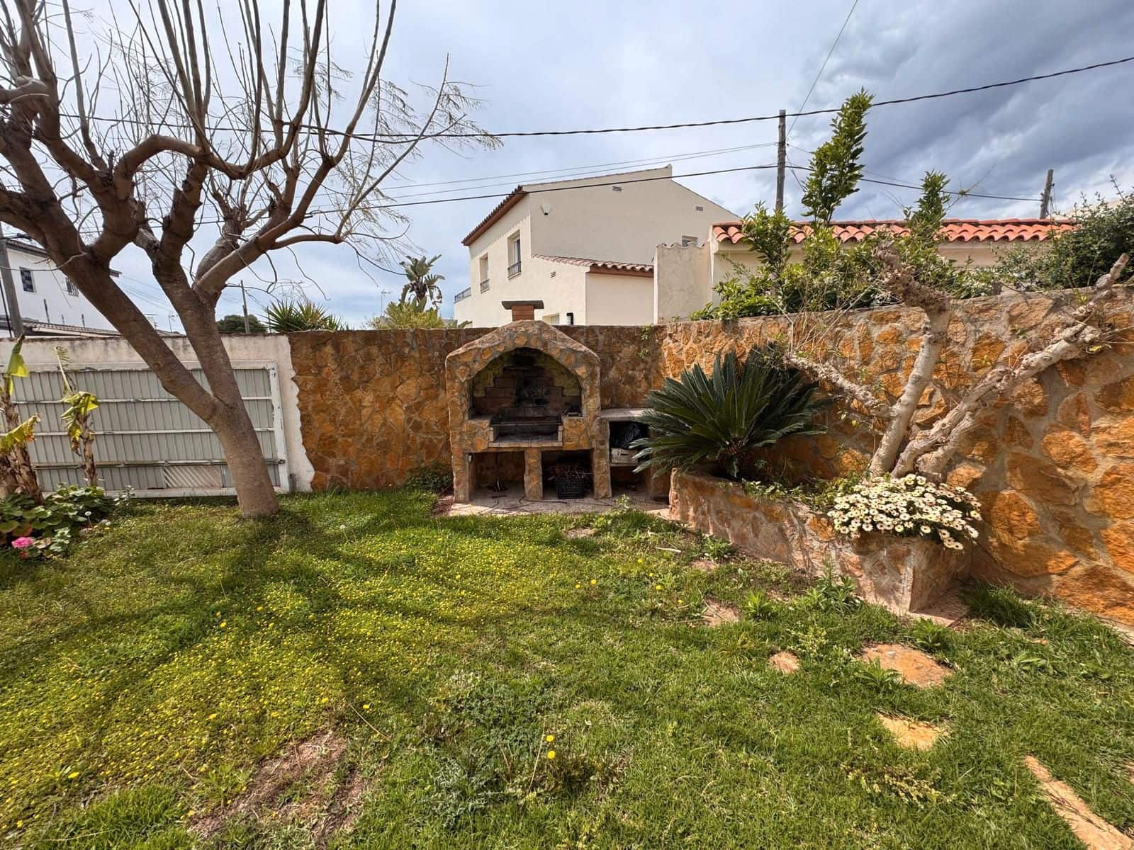 3 bedroom Villa for sale in Vinaros with garage - € 230,000 (Ref: 9414465)