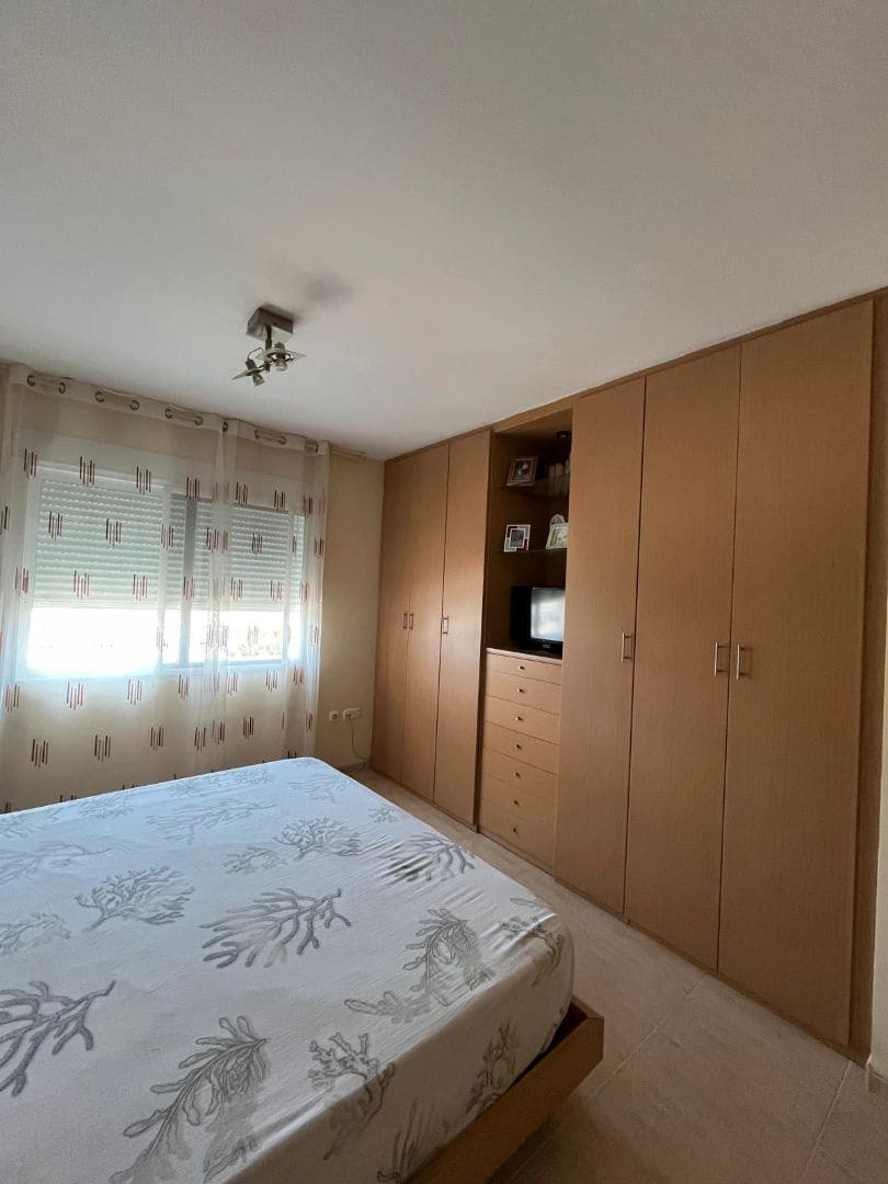 5 bedroom Villa for sale in Vinaros with garage - € 290,000 (Ref: 9414466)