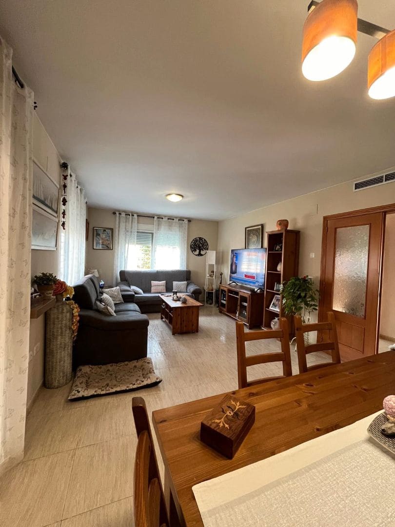 5 bedroom Villa for sale in Vinaros with garage - € 290,000 (Ref: 9414466)