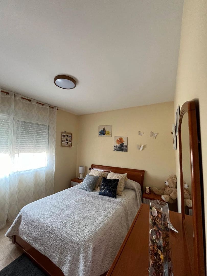 5 bedroom Villa for sale in Vinaros with garage - € 290,000 (Ref: 9414466)