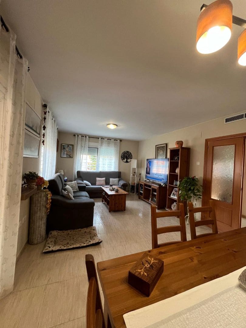 5 bedroom Villa for sale in Vinaros with garage - € 290,000 (Ref: 9414466)