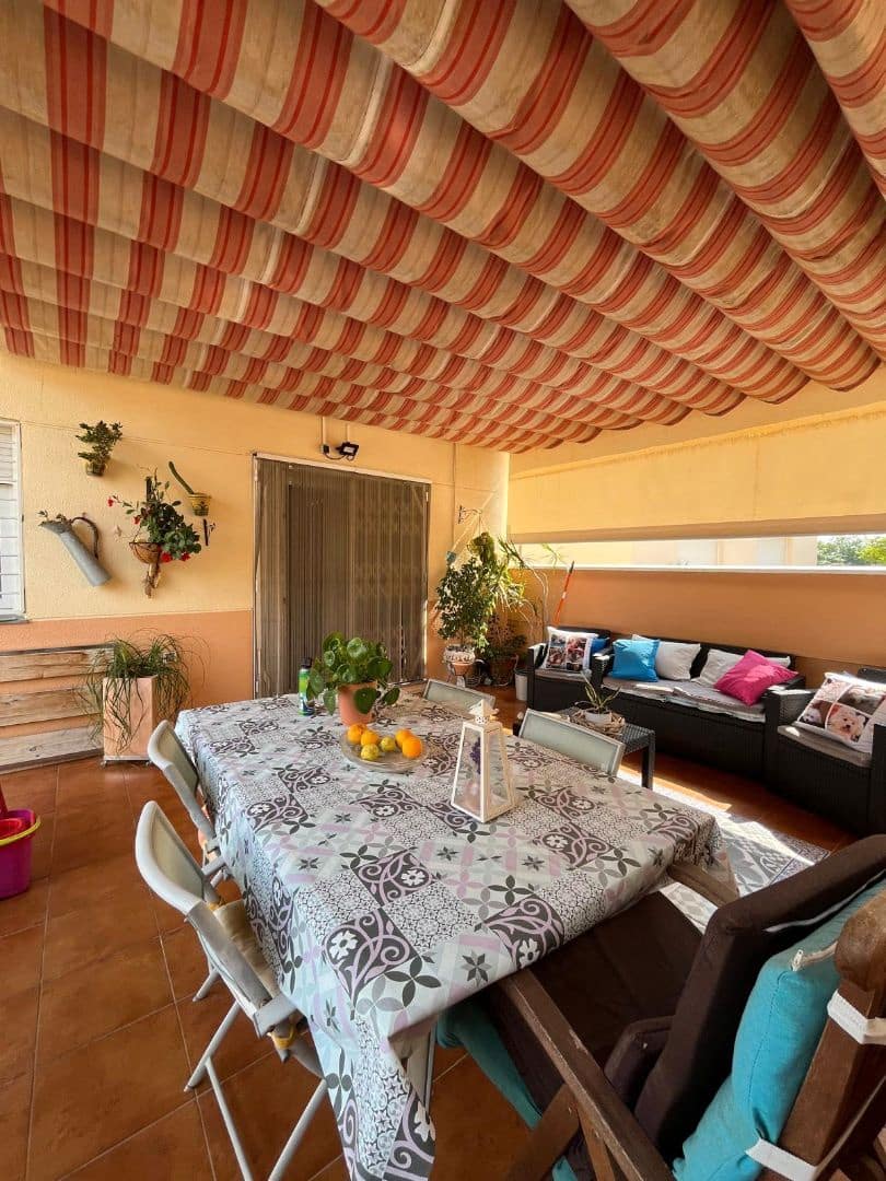 5 bedroom Villa for sale in Vinaros with garage - € 290,000 (Ref: 9414466)