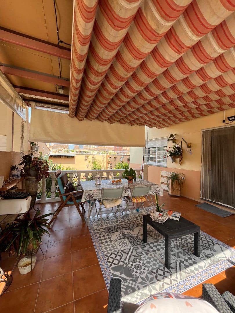 5 bedroom Villa for sale in Vinaros with garage - € 290,000 (Ref: 9414466)