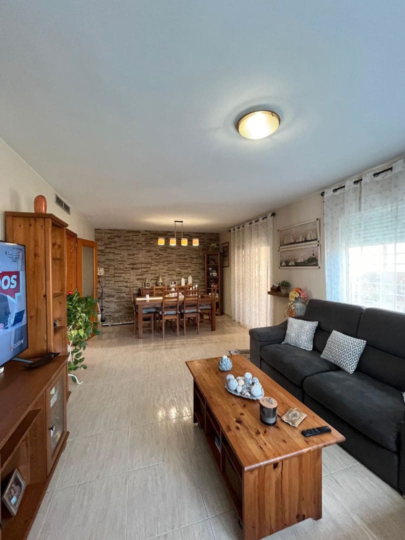 5 bedroom Villa for sale in Vinaros with garage - € 290,000 (Ref: 9414466)