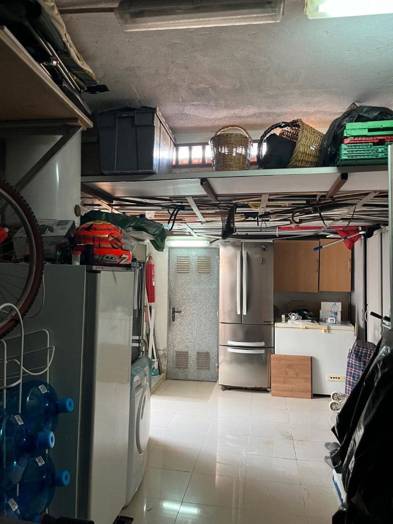 5 bedroom Villa for sale in Vinaros with garage - € 290,000 (Ref: 9414466)