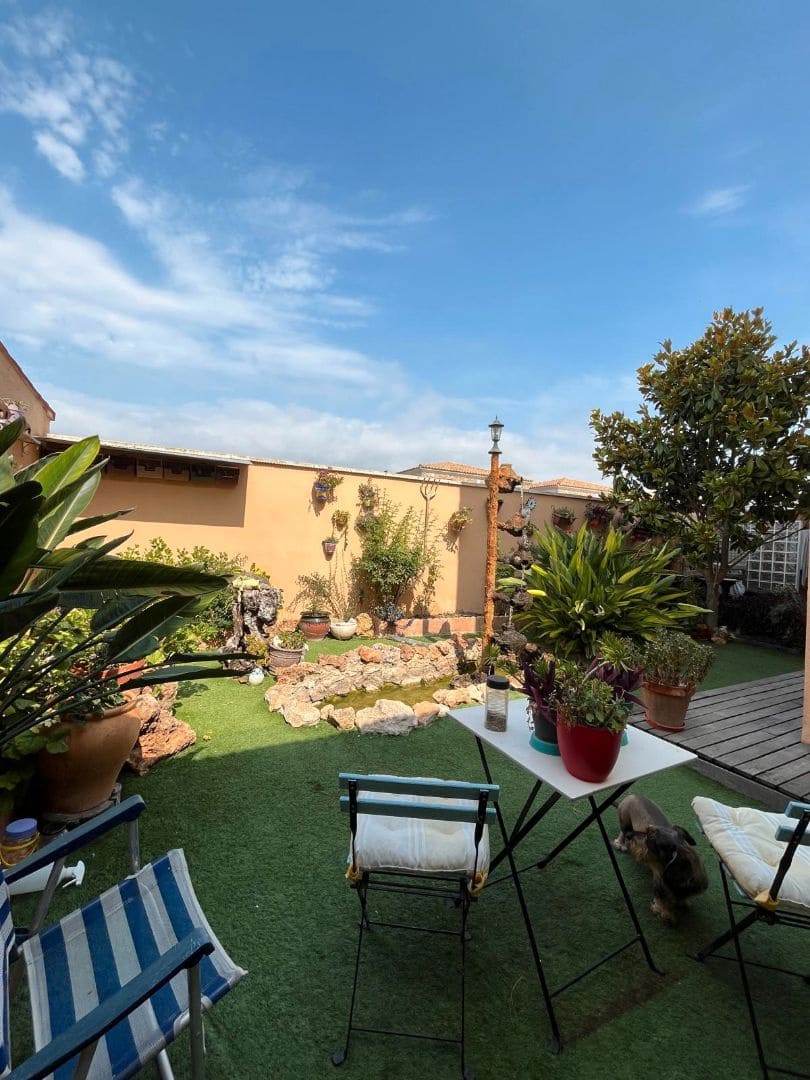 5 bedroom Villa for sale in Vinaros with garage - € 290,000 (Ref: 9414466)