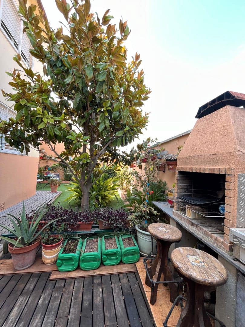 5 bedroom Villa for sale in Vinaros with garage - € 290,000 (Ref: 9414466)