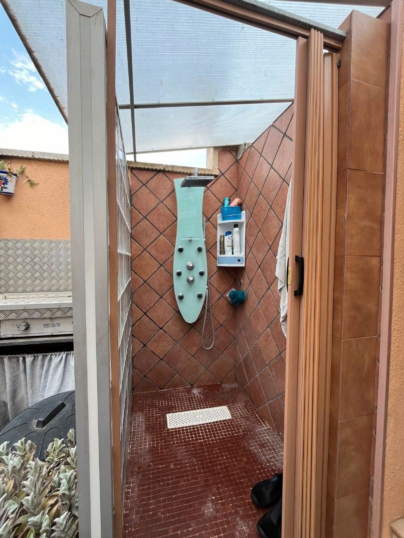 5 bedroom Villa for sale in Vinaros with garage - € 290,000 (Ref: 9414466)