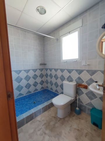 4 soverom Kjedet enebolig til salgs i Vinaròs med svømmebasseng garasje - € 385 000 (Ref: 9414467)