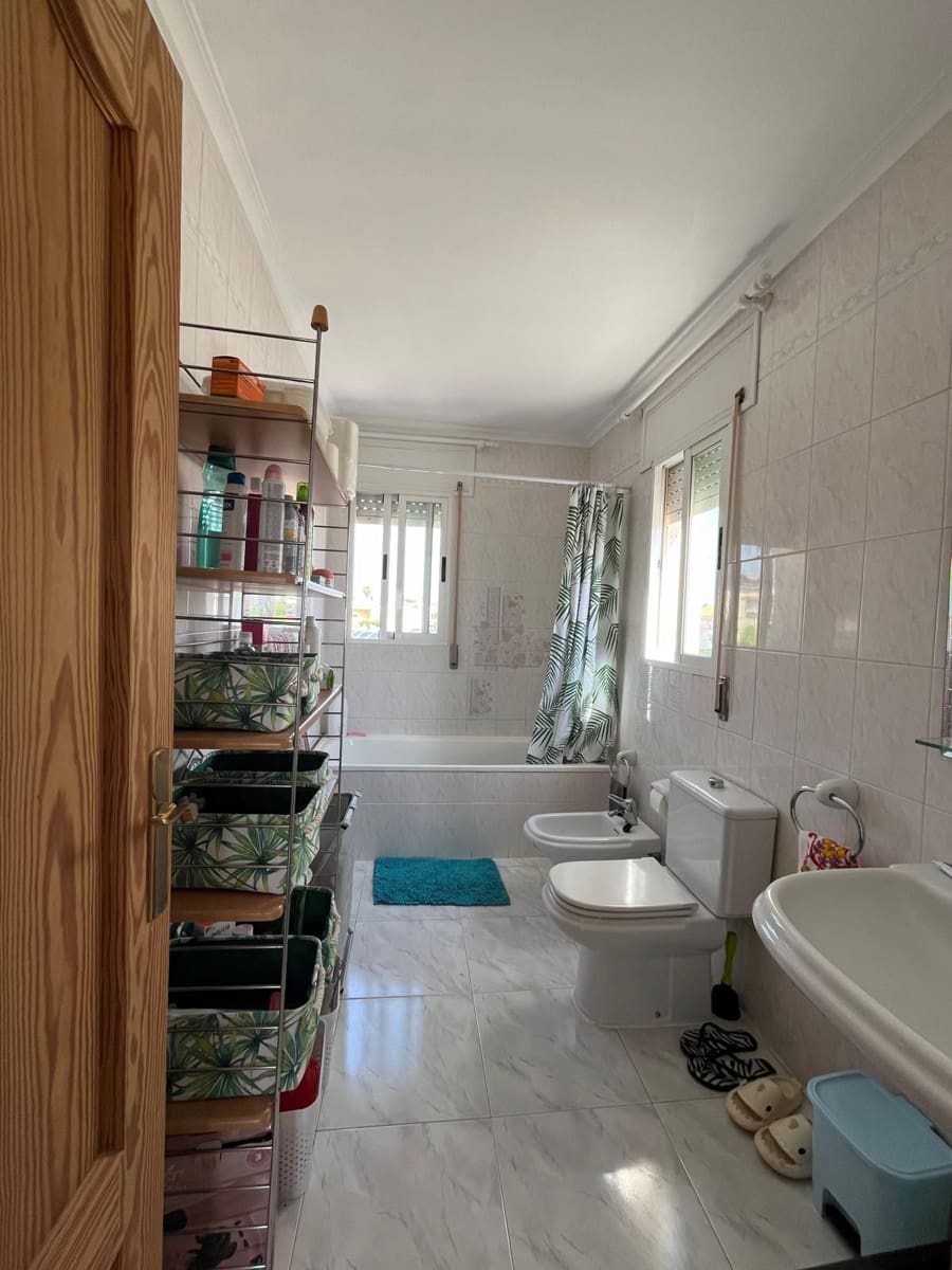 4 bedroom Semi-detached Villa for sale in Vinaros with pool garage - € 385,000 (Ref: 9414467)