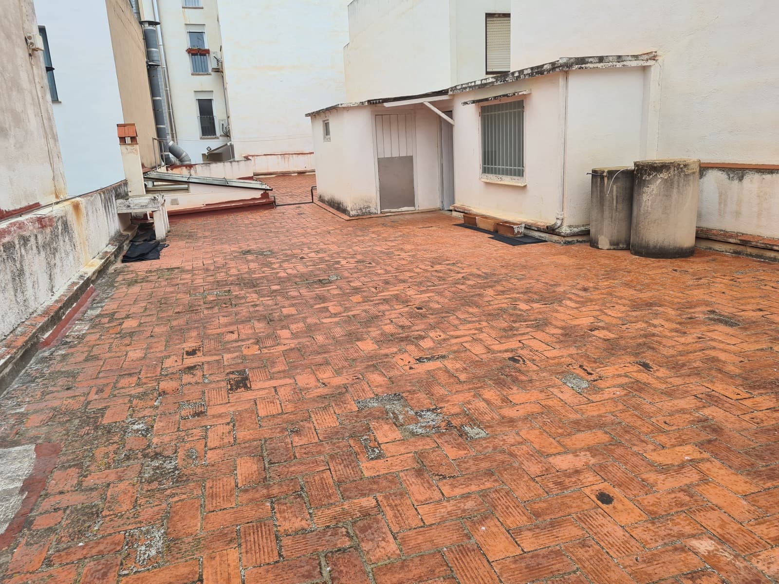 5 bedroom Flat for sale in Vinaros - € 359,000 (Ref: 9414473)