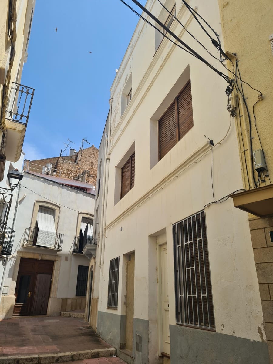 6 bedroom Townhouse for sale in Alcanar - € 68,000 (Ref: 9414474)