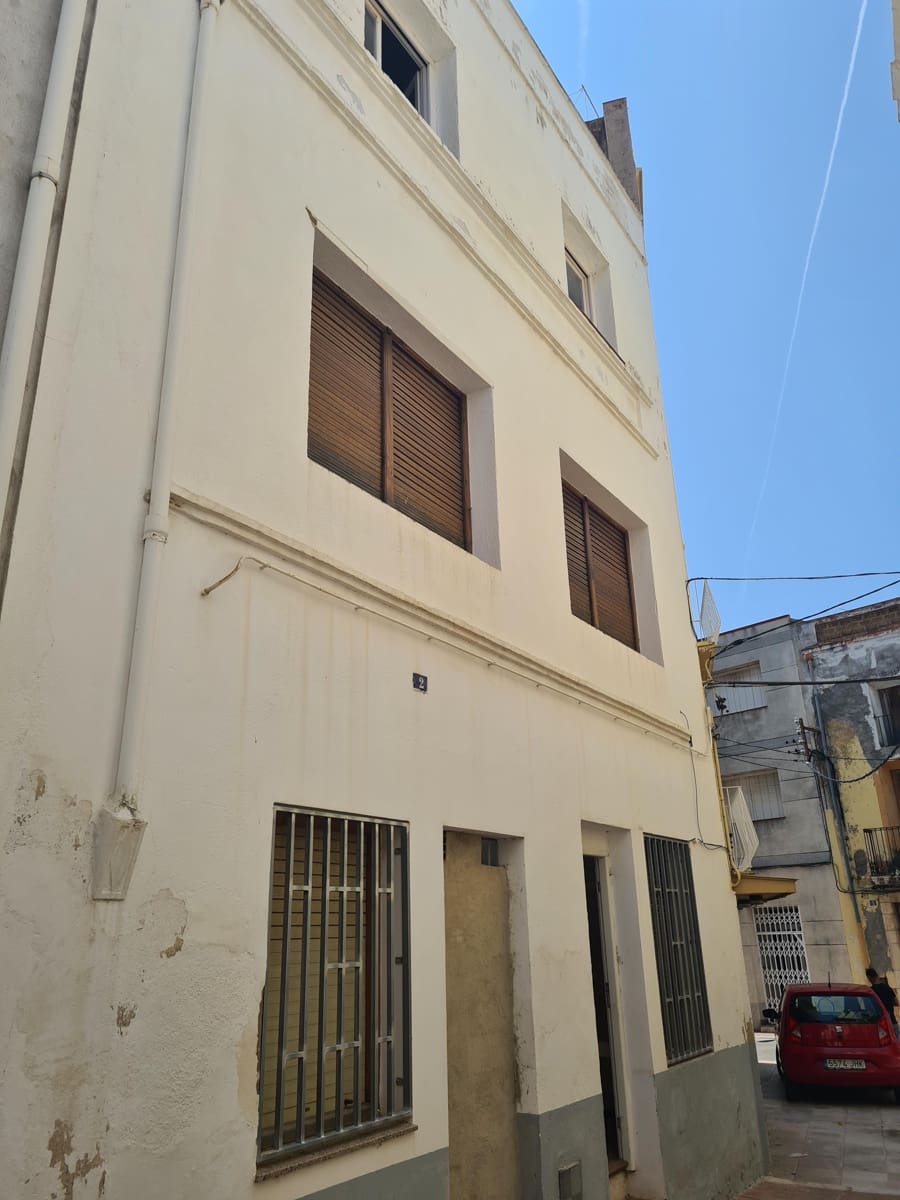 6 bedroom Townhouse for sale in Alcanar - € 68,000 (Ref: 9414474)