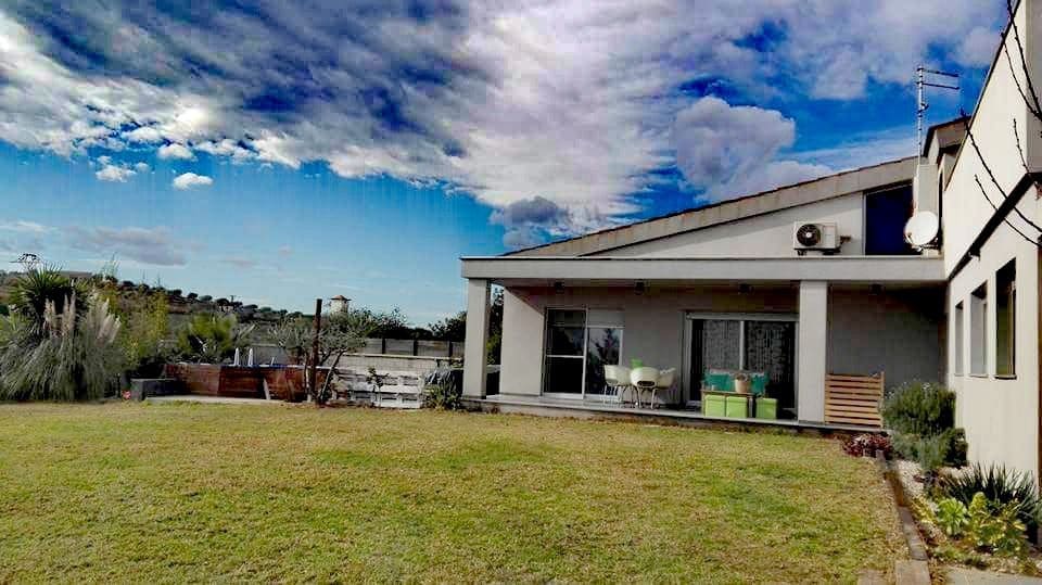 4 bedroom Villa for sale in Vinaros - € 390,000 (Ref: 9414478)