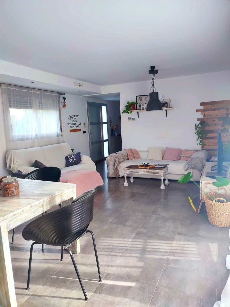 4 bedroom Villa for sale in Vinaros - € 390,000 (Ref: 9414478)