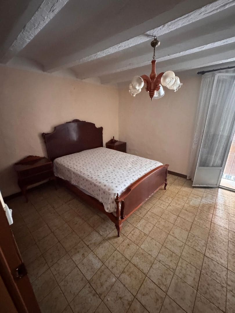 4 bedroom Townhouse for sale in Ulldecona - € 88,000 (Ref: 9414479)