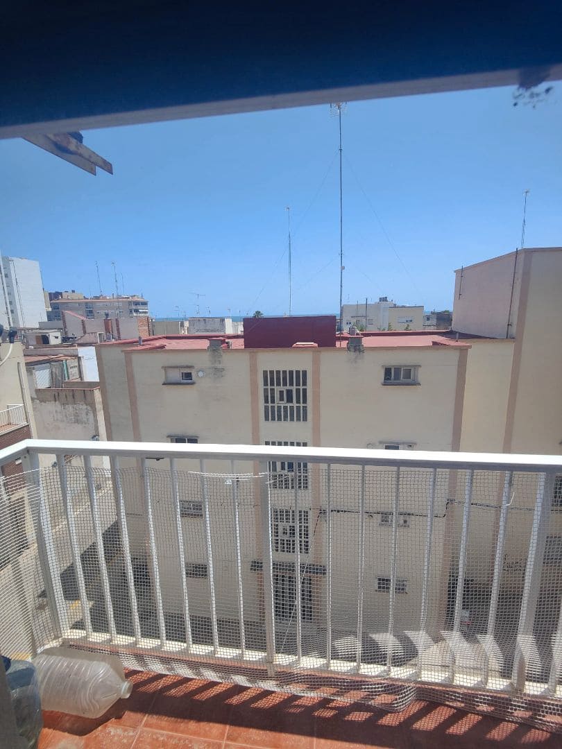 4 bedroom Flat for sale in Vinaros - € 111,100 (Ref: 9414480)