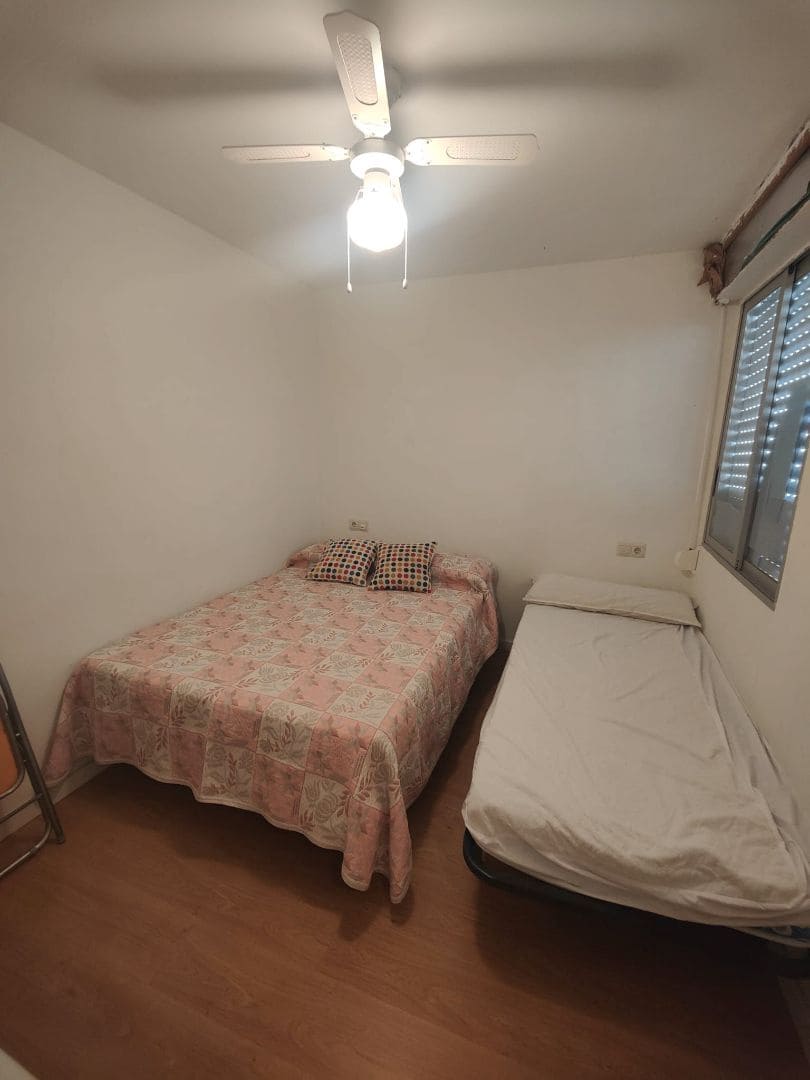 4 bedroom Flat for sale in Vinaros - € 111,100 (Ref: 9414480)