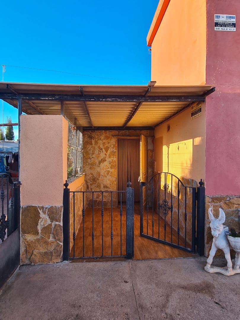 3 bedroom Finca/Country House for sale in Vinaros with garage - € 175,000 (Ref: 9414502)