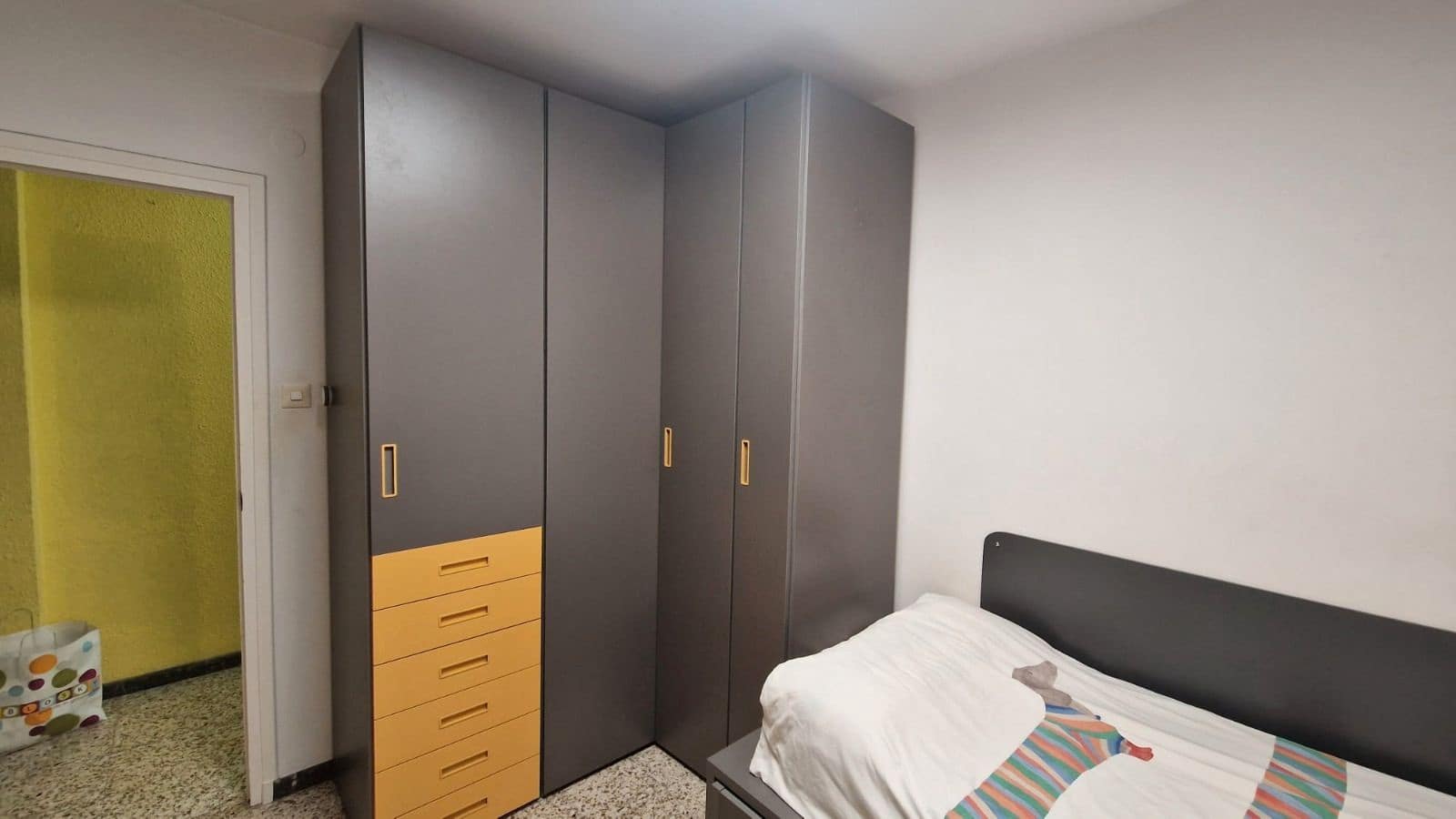 4 bedroom Flat for sale in Vinaros - € 175,000 (Ref: 9453593)