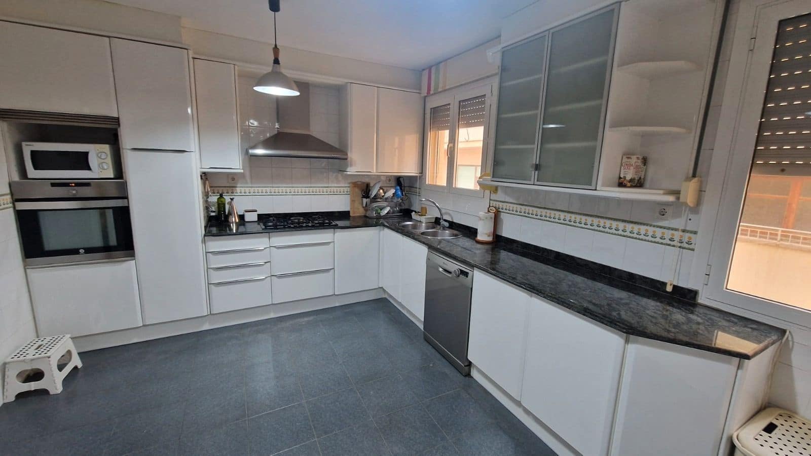 4 bedroom Flat for sale in Vinaros - € 175,000 (Ref: 9453593)