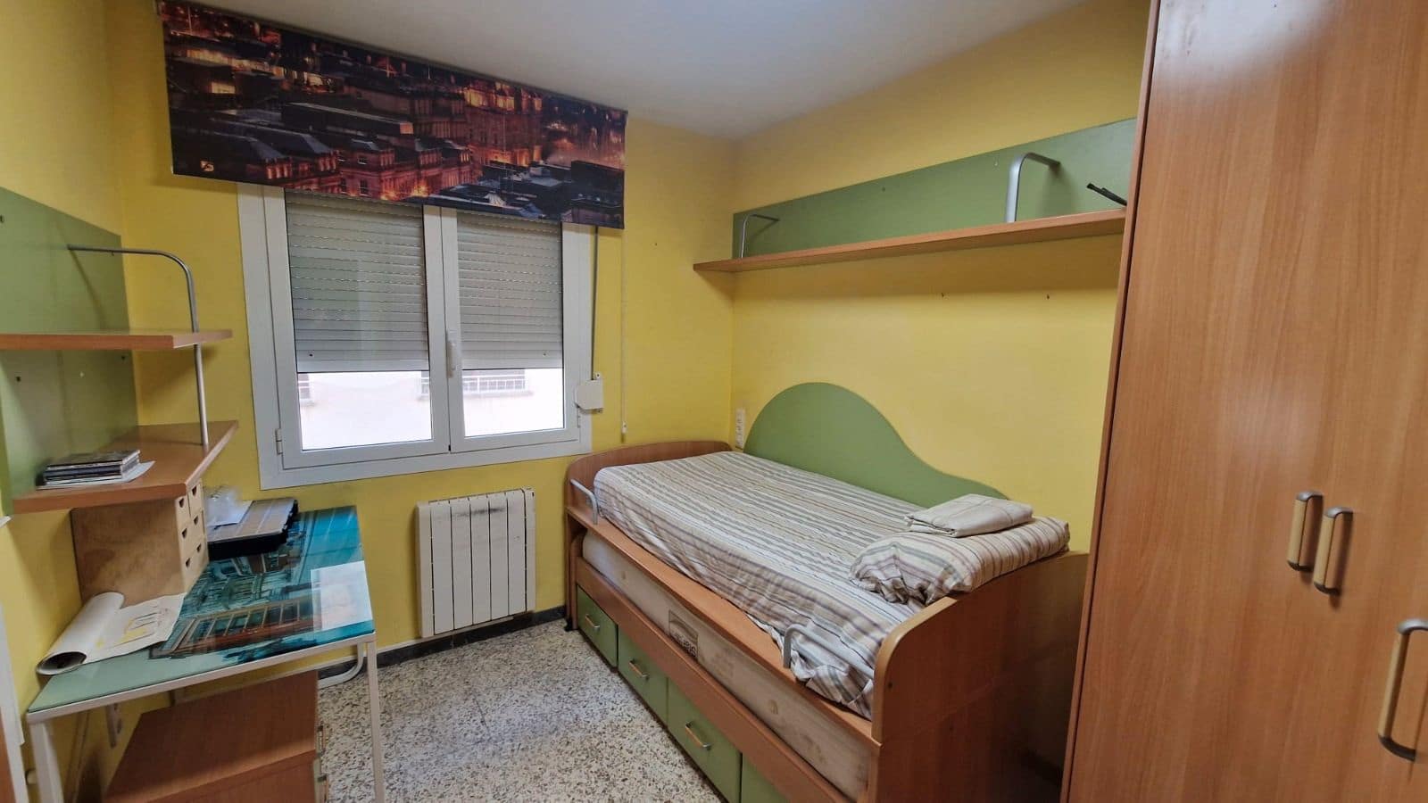 4 bedroom Flat for sale in Vinaros - € 175,000 (Ref: 9453593)