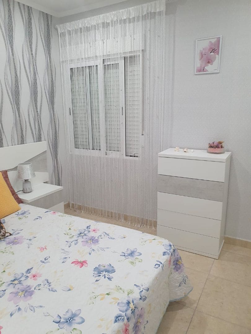 3 bedroom Flat for sale in Vinaros - € 105,200 (Ref: 9480767)