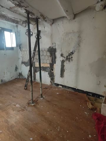 Raunio myytävänä paikassa Alcanar - 23 300 € (Ref: 9481678)