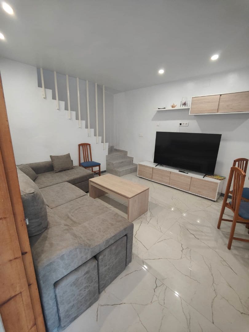 4 bedroom Townhouse for sale in Vinaros - € 205,000 (Ref: 9496505)