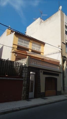 4 slaapkamer Huis te koop in Vinaròs - € 275.000 (Ref: 9540563)