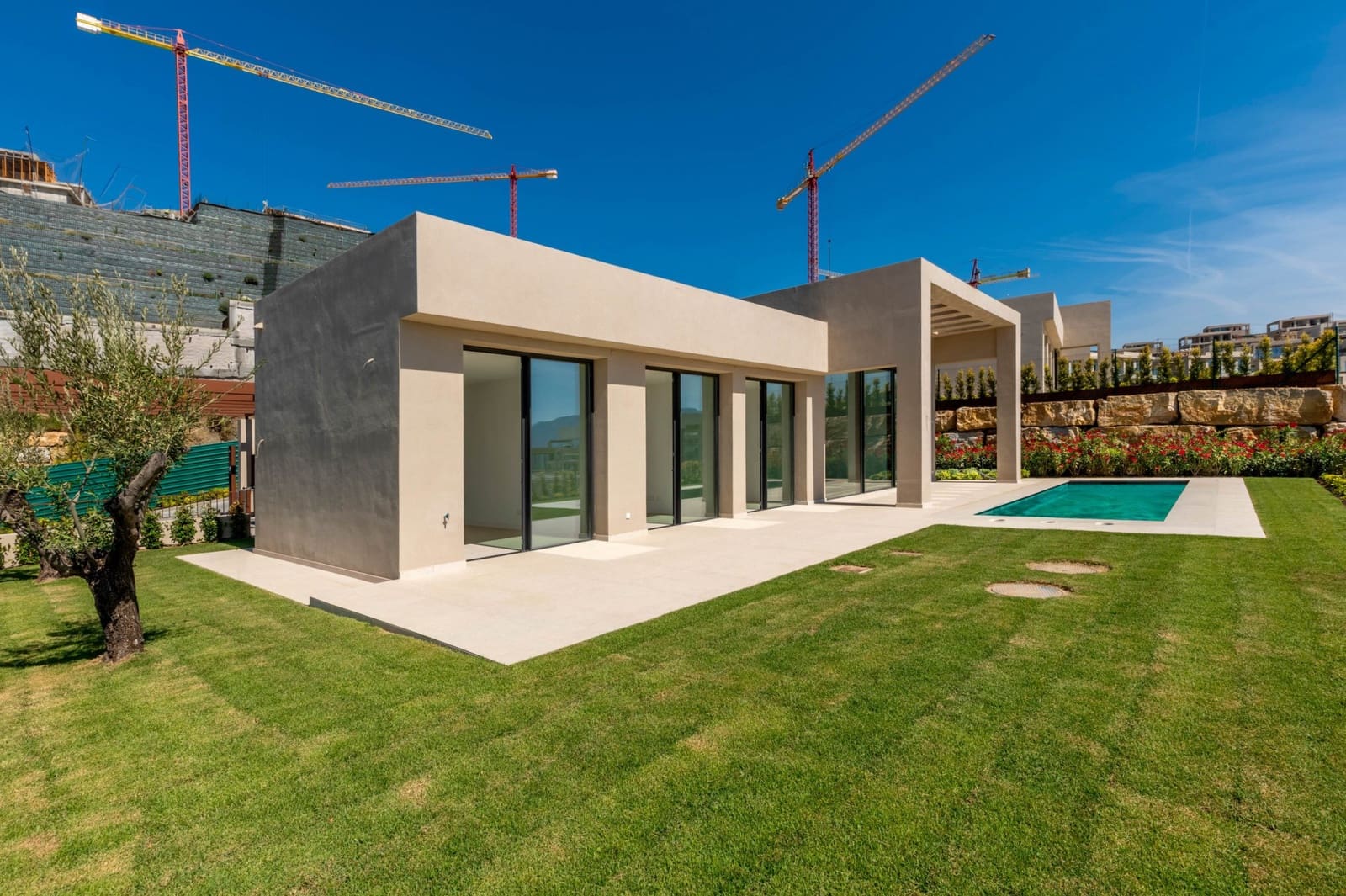 3 soveværelse Villa til salg i Benahavis med swimmingpool garage - € 1.895.000 (Ref: 10000207)