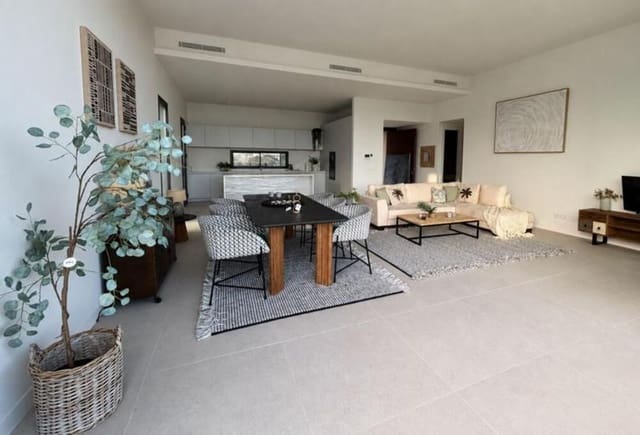 Chalet de 3 habitaciones en Montemayor - Marbella Club, Benahavís en venta con piscina garaje - 1.975.000 € (Ref: 10000208)
