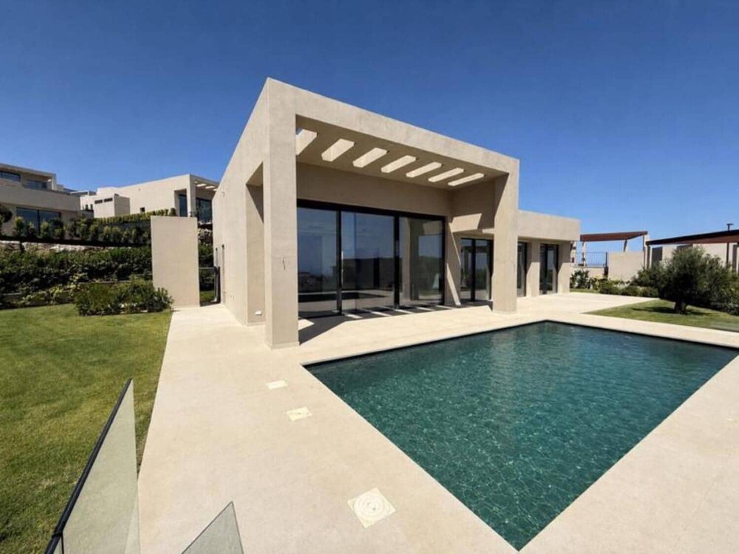 Chalet de 3 habitaciones en Benahavís en venta con piscina garaje - 1.975.000 € (Ref: 10000208)