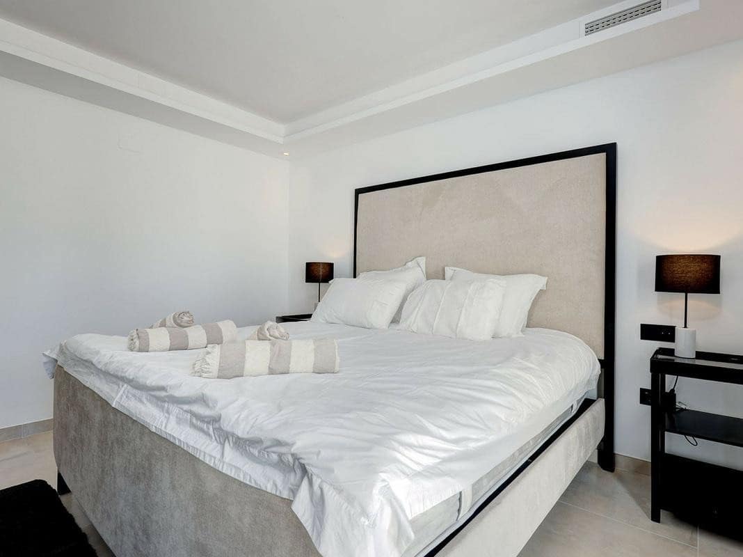 4 quarto Moradia para arrendar em Marbella com piscina garagem - 8 000 € (Ref: 10000209)