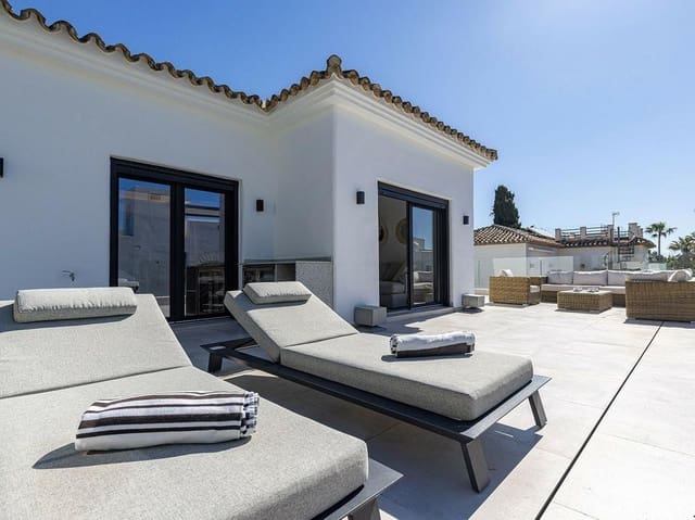 4 quarto Moradia para arrendar em Marbesa, Marbella - 8 000 € (Ref: 10000209)