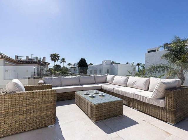 4 quarto Moradia para arrendar em Marbesa, Marbella - 8 000 € (Ref: 10000209)
