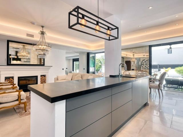 4 quarto Moradia para arrendar em Marbesa, Marbella - 8 000 € (Ref: 10000209)