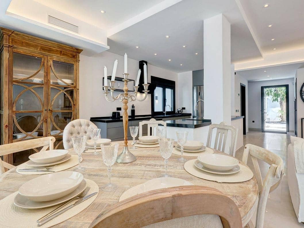 4 quarto Moradia para arrendar em Marbella com piscina garagem - 8 000 € (Ref: 10000209)