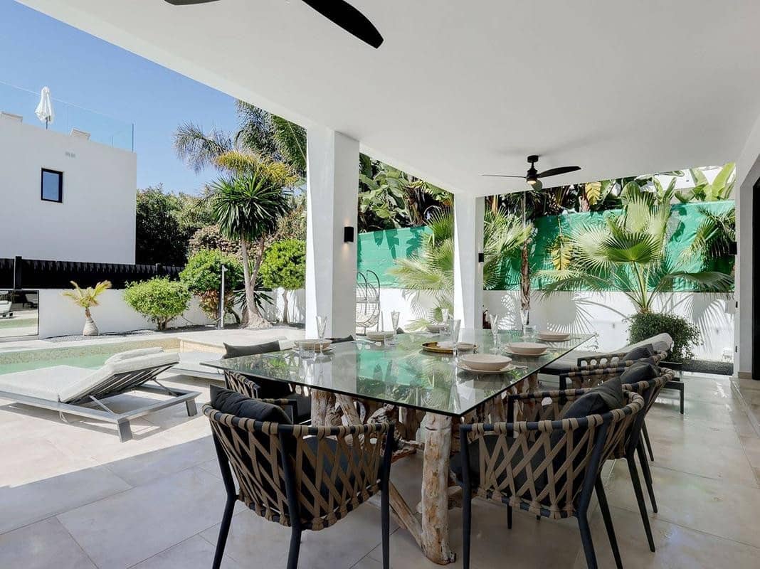 4 quarto Moradia para arrendar em Marbella com piscina garagem - 8 000 € (Ref: 10000209)