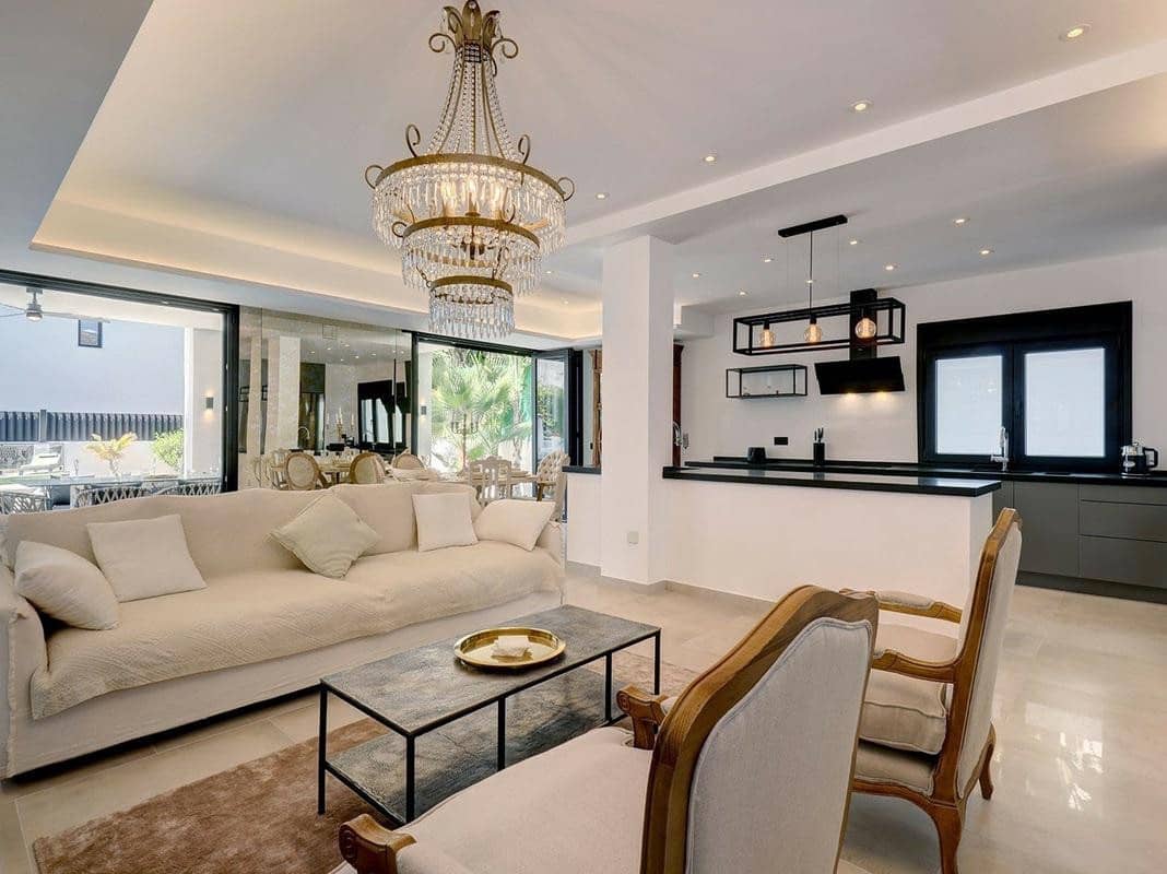 4 quarto Moradia para arrendar em Marbella com piscina garagem - 8 000 € (Ref: 10000209)