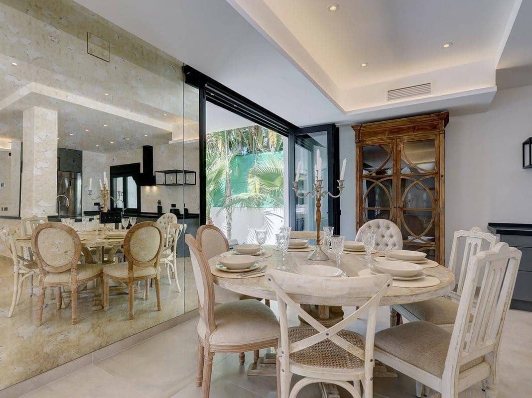 4 quarto Moradia para arrendar em Marbella com piscina garagem - 8 000 € (Ref: 10000209)