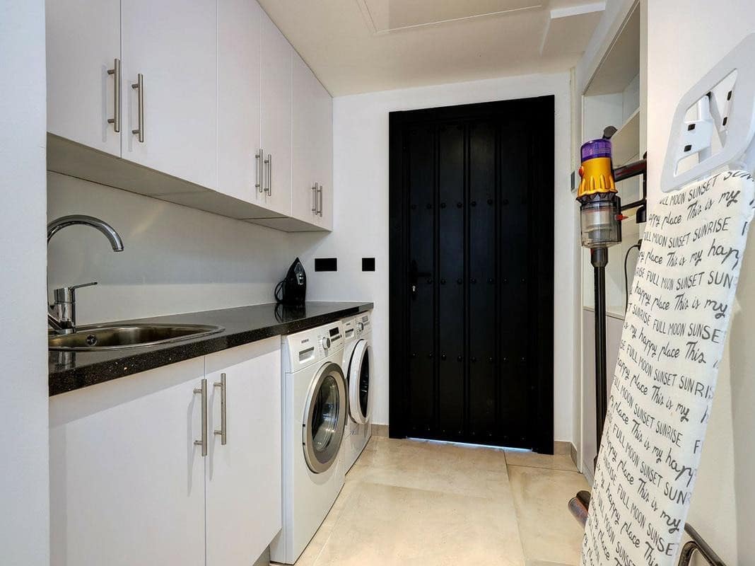 4 quarto Moradia para arrendar em Marbella com piscina garagem - 8 000 € (Ref: 10000209)